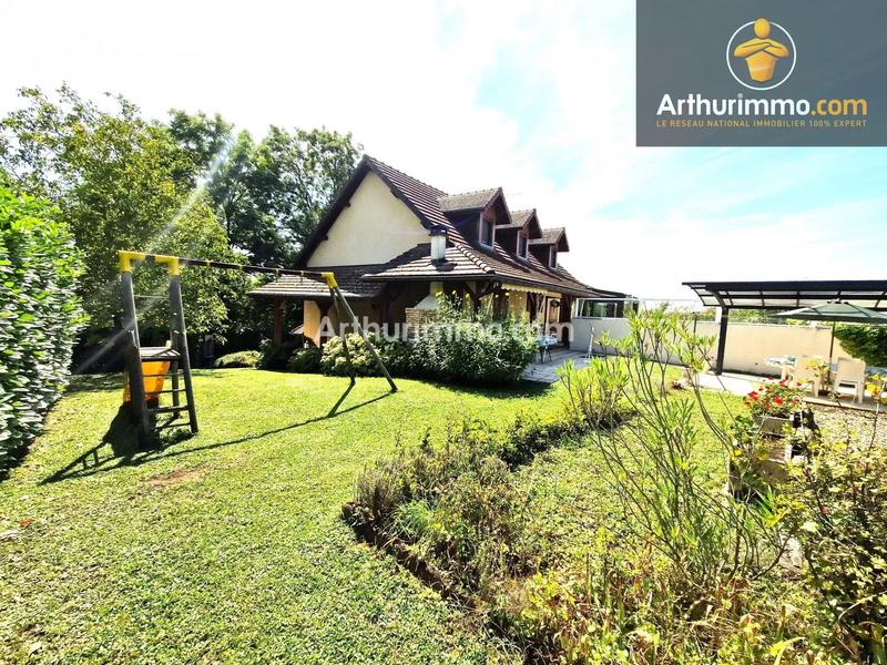 Maison - 165 m² - 8 pièces