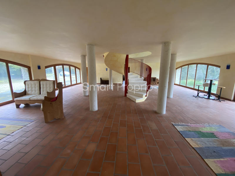 Mas - 554 m² - 14 pièces