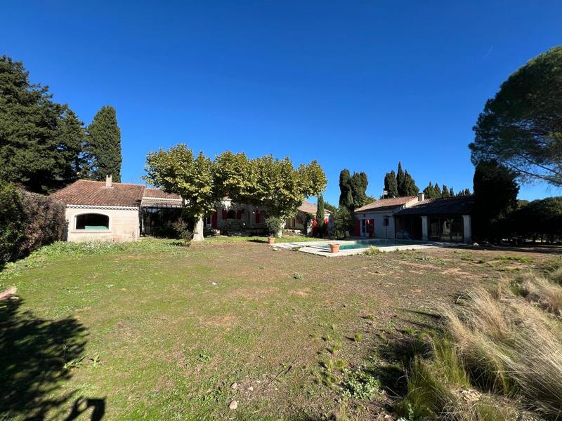 Maison - 275 m² - 6 pièces