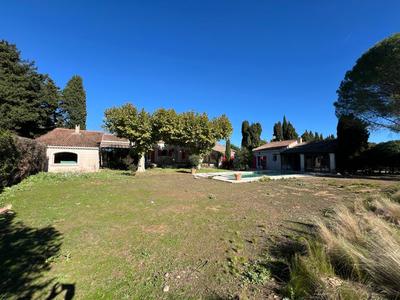 Maison - 275 m² - 6 pièces