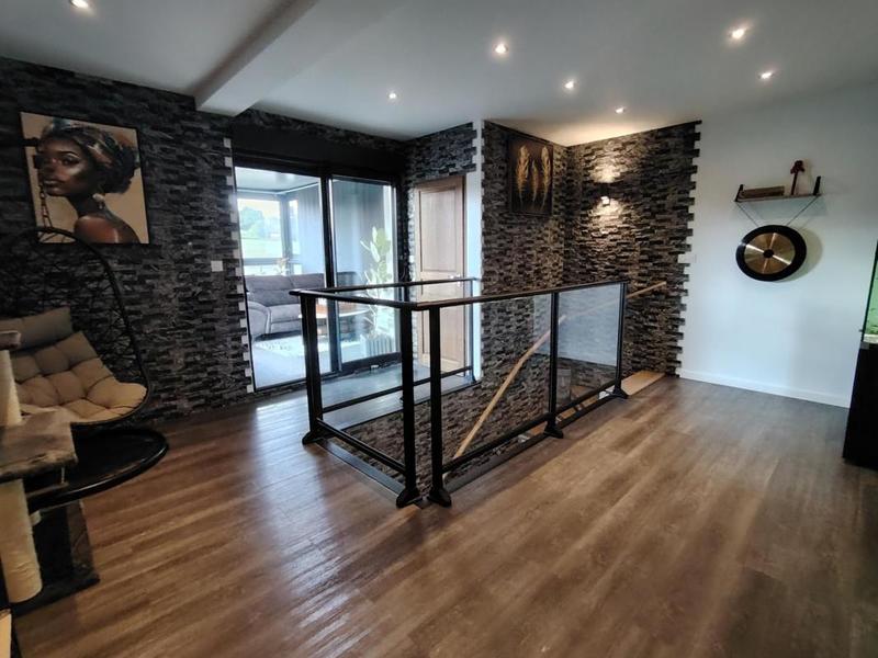 Maison - 205 m² - 10 pièces