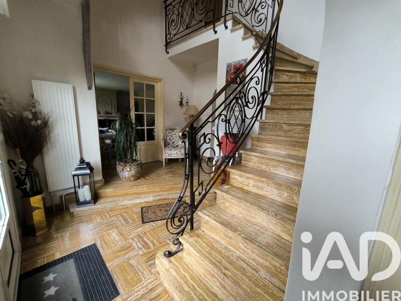 Maison - 216 m² - 5 pièces