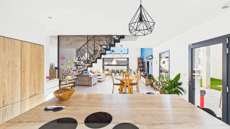 Maison - 138 m² - 6 pièces