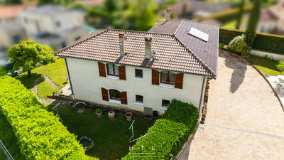 Maison - 233 m² - 5 pièces