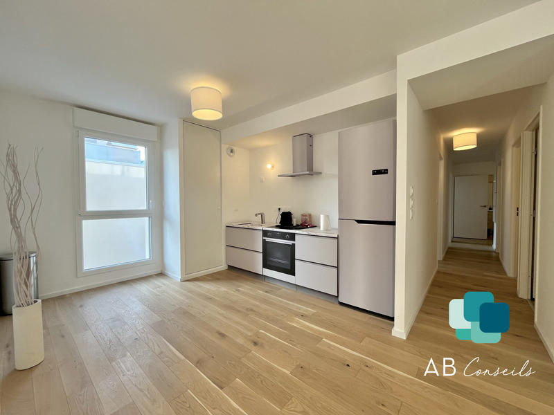 Appartement - 100 m² - 4 pièces