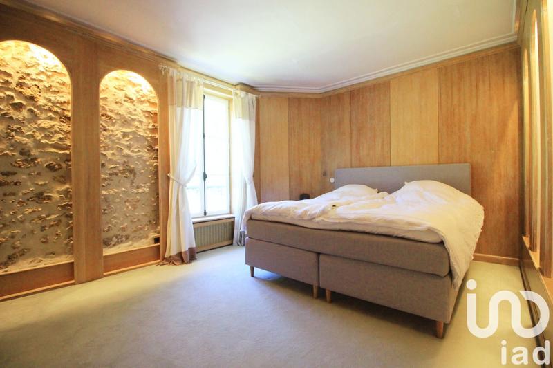 Maison - 290 m² - 9 pièces