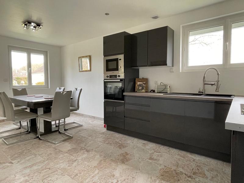 Maison - 85 m² - 5 pièces