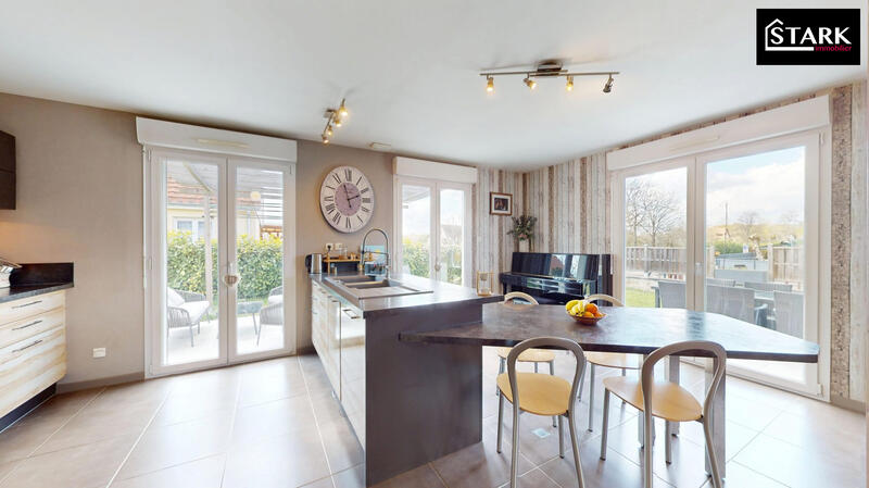 Maison - 102 m² - 5 pièces