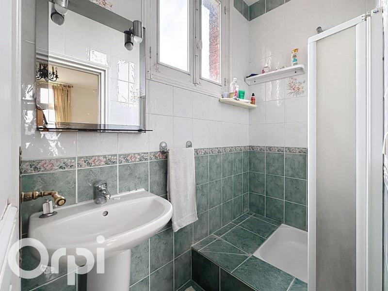 Maison - 246 m² - 7 pièces