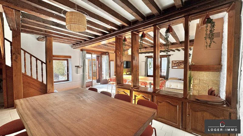 Maison - 302 m² - 9 pièces