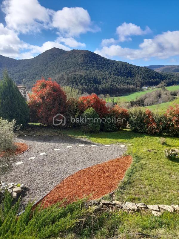 Demeure - 300 m² - 14 pièces