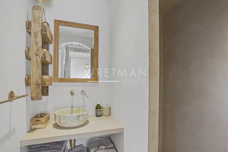 Maison - 240 m² - 8 pièces