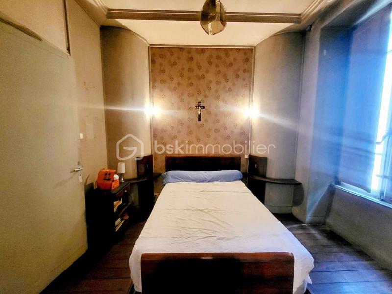 Maison - 376 m² - 19 pièces