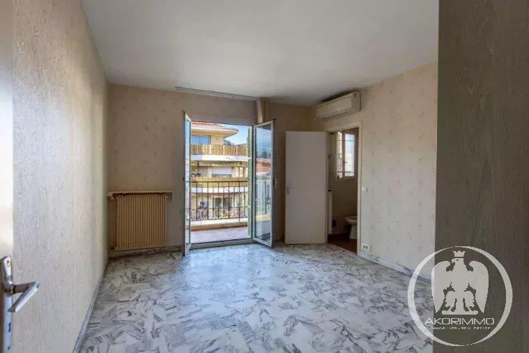 Appartement - 104 m² - 3 pièces