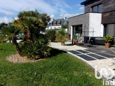 Maison - 221 m² - 9 pièces