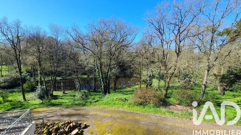 Maison - 360 m² - 9 pièces