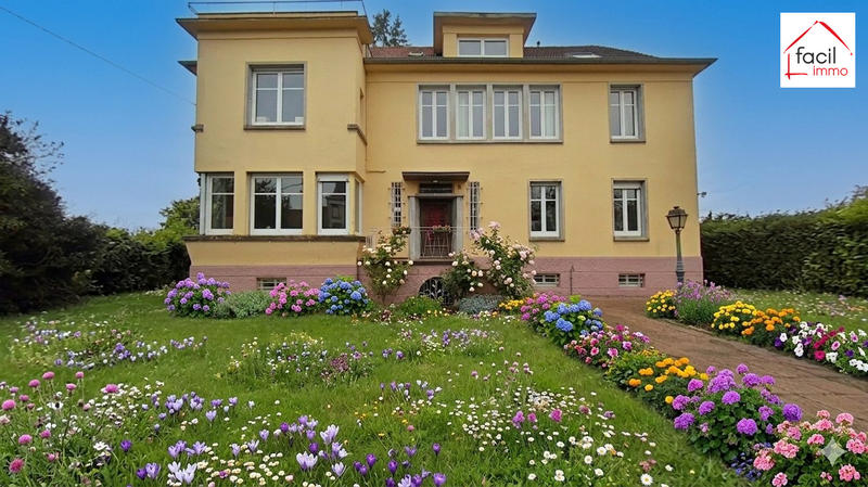 Maison - 352 m² - 16 pièces