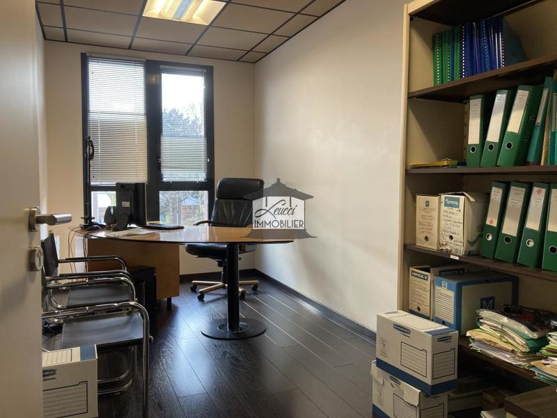 Bureau - 200 m² - 3 pièces