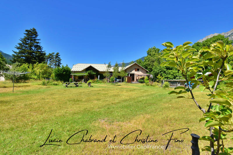 Maison - 187 m² - 10 pièces