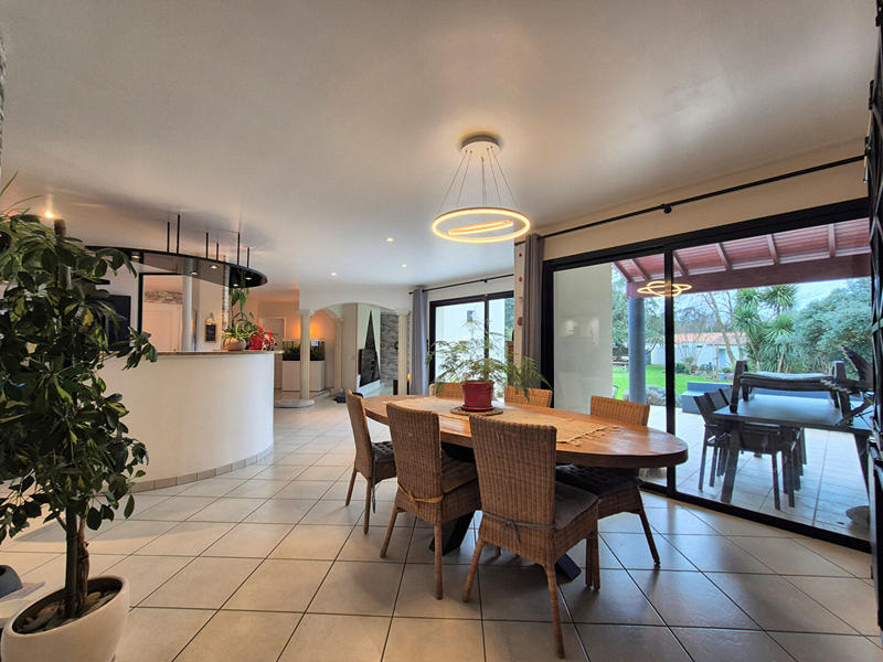 Maison - 190 m² - 5 pièces