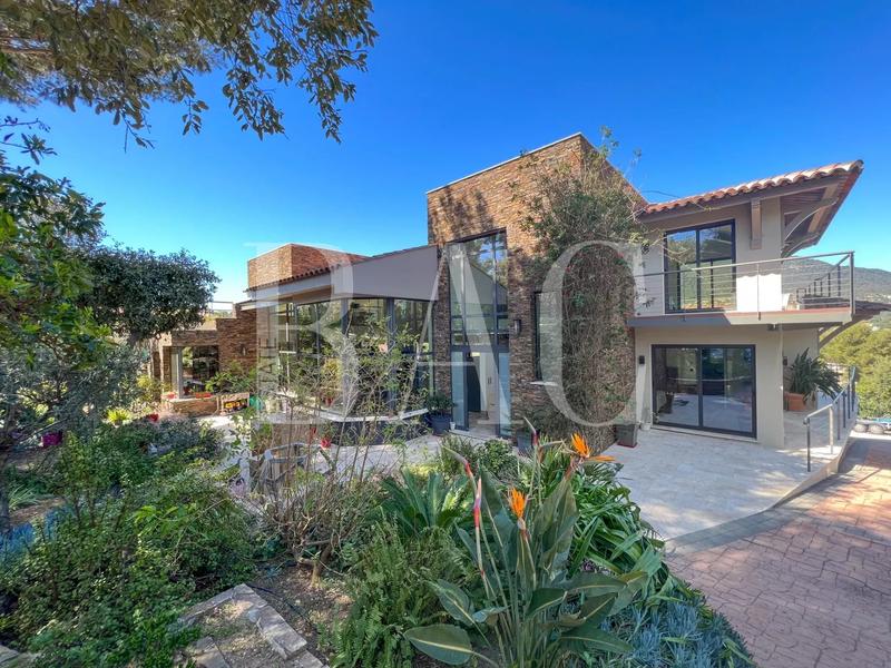 Villa - 350 m² - 7 pièces