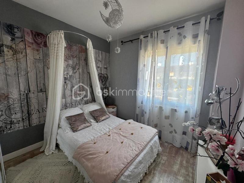 Maison - 80 m² - 5 pièces