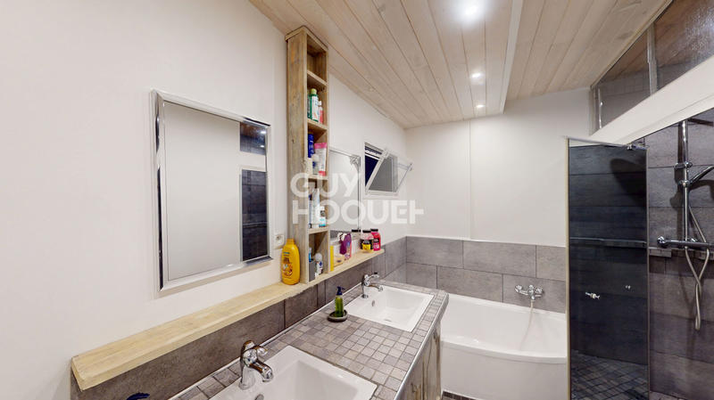 Maison - 169 m² - 7 pièces