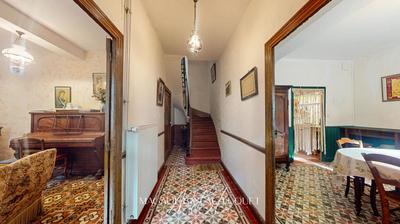 Maison - 216 m² - 10 pièces