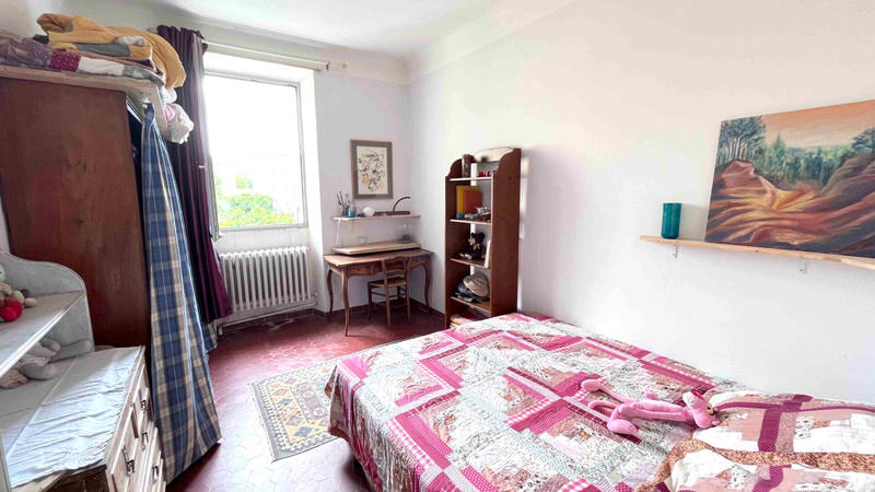 Maison - 240 m² - 9 pièces