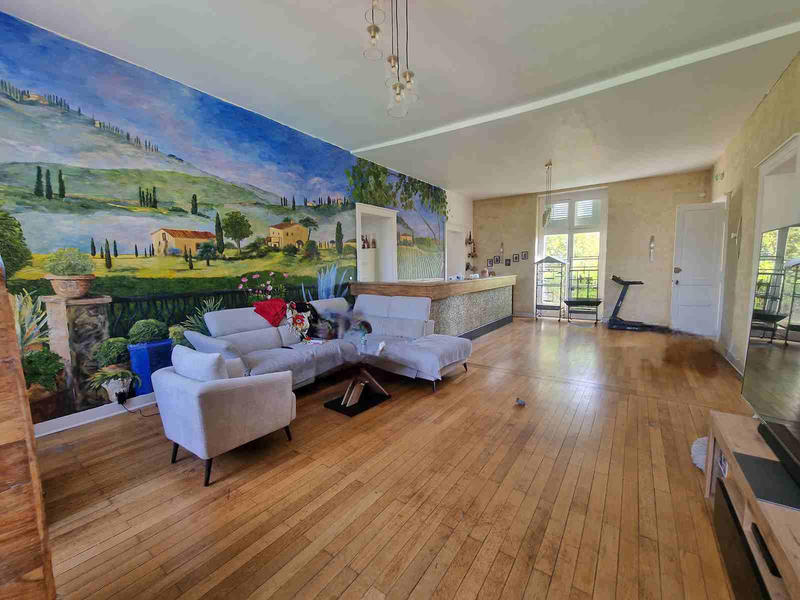 Maison - 354 m² - 10 pièces