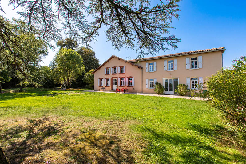 Maison - 259 m² - 10 pièces