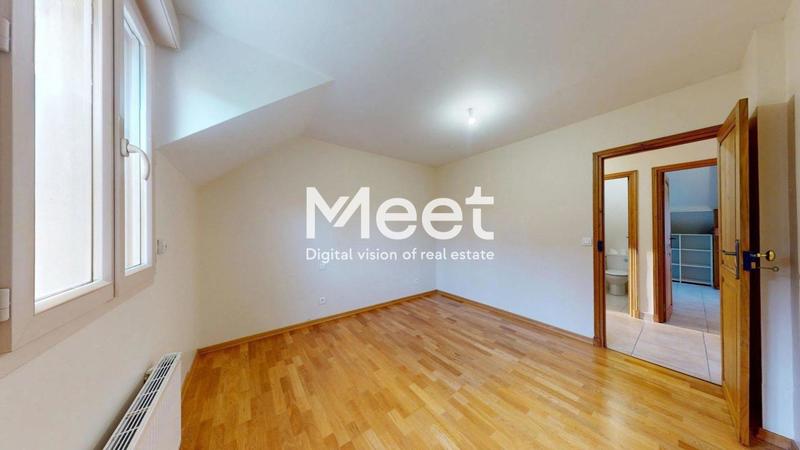 Maison - 220 m² - 6 pièces