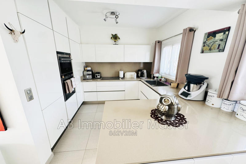 Maison - 104 m² - 5 pièces