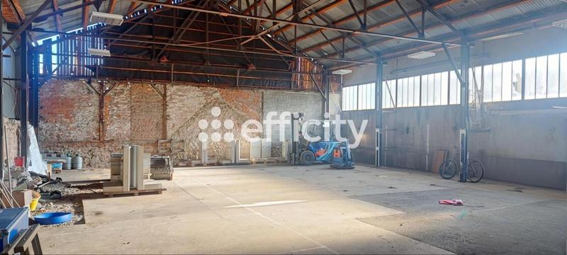 Loft - 375 m² - 1 pièce