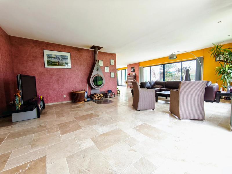 Maison - 245 m² - 8 pièces