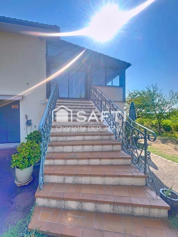 Maison - 207 m² - 9 pièces