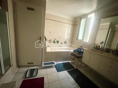 Appartement - 100 m² - 5 pièces