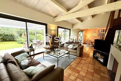 Villa - 220 m² - 7 pièces