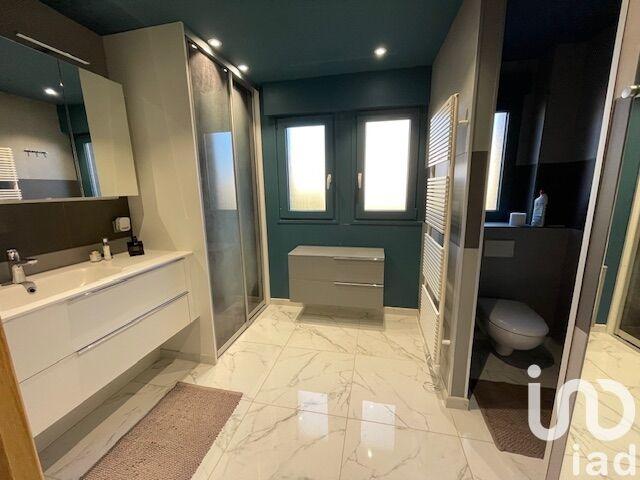 Maison - 212 m² - 8 pièces