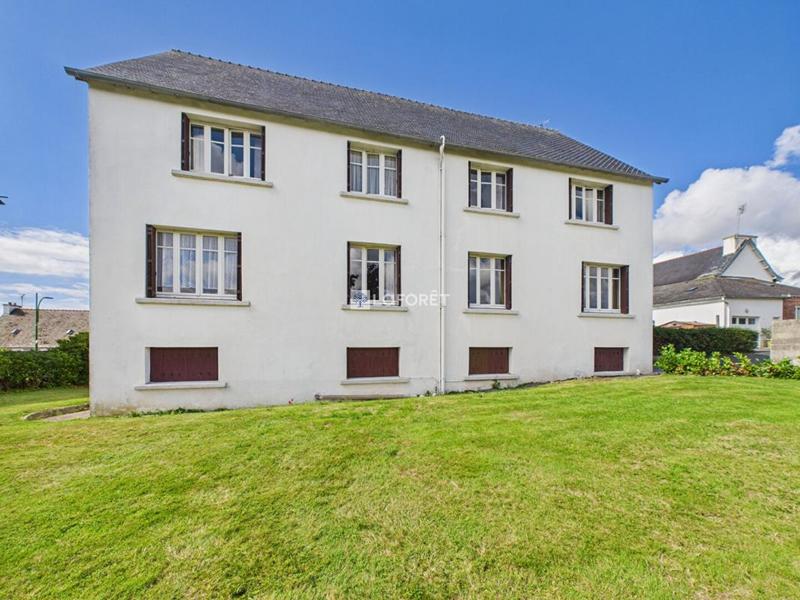 Propriété - 222 m² - 9 pièces