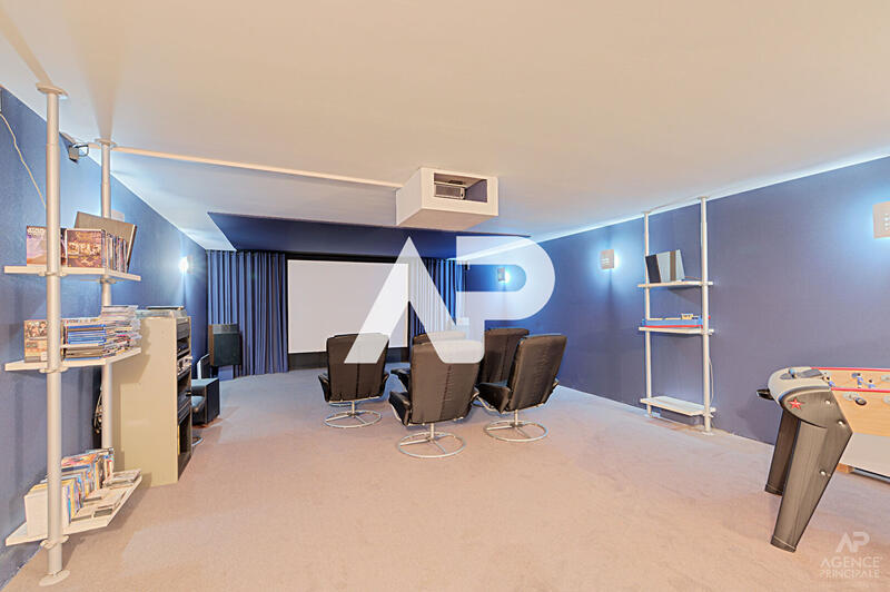 Maison - 159 m² - 7 pièces