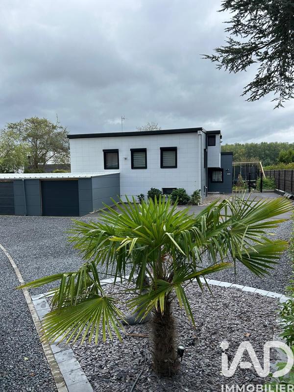 Maison - 180 m² - 9 pièces