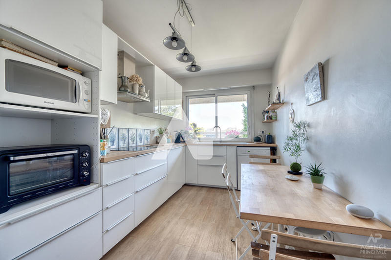 Appartement - 102 m² - 6 pièces