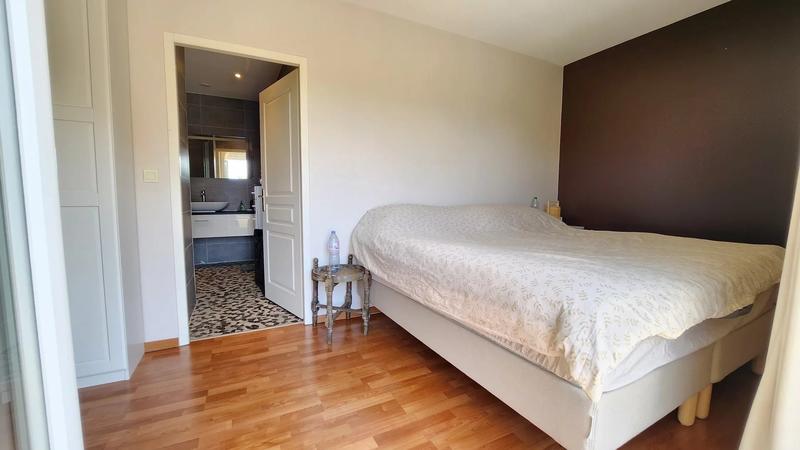 Maison - 221 m² - 5 pièces