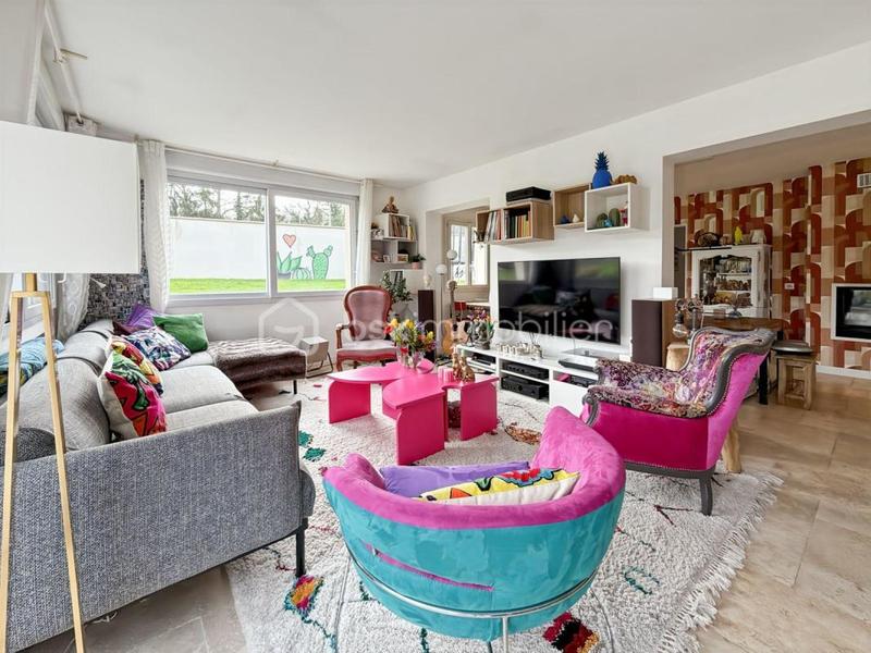 Maison traditionnelle - 220 m² - 8 pièces