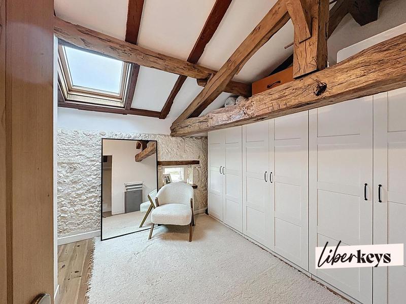 Propriété - 212 m² - 9 pièces