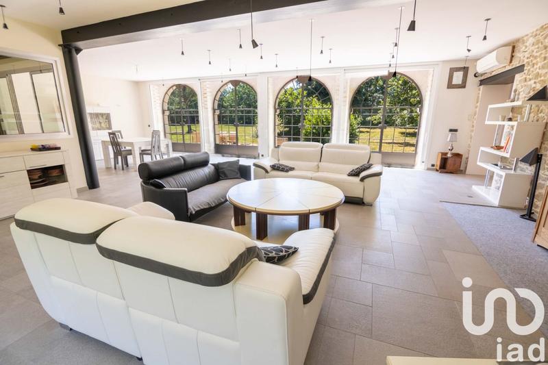 Maison - 405 m² - 12 pièces