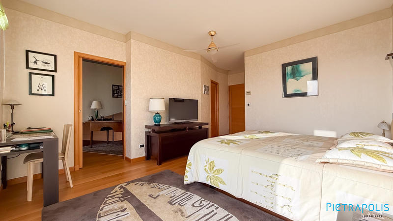 Maison contemporaine - 280 m² - 8 pièces