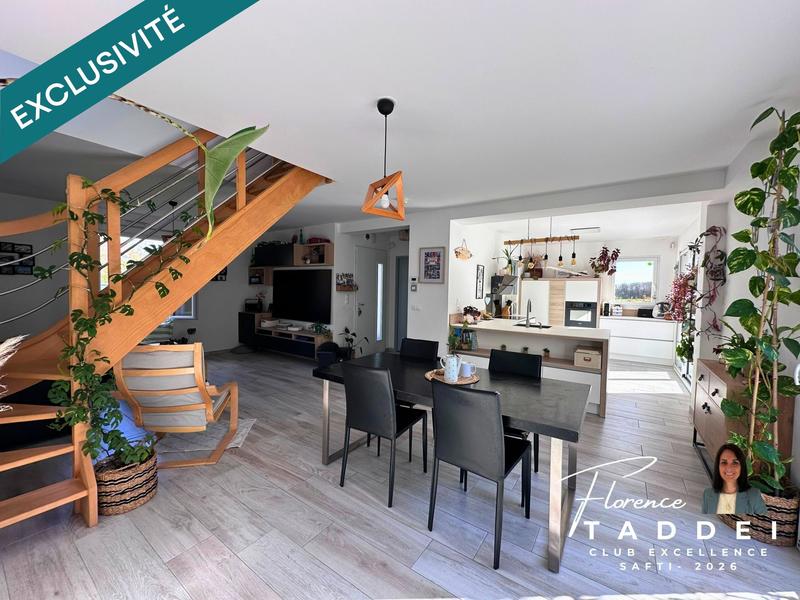 Maison - 105 m² - 5 pièces