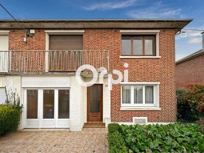 Maison - 93 m² - 5 pièces